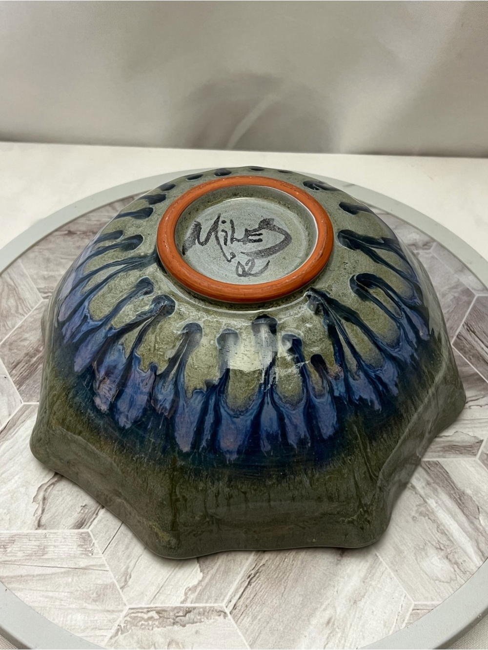 Signed Studio Pottery Bowl Blue Green Drip Glaze Scalloped Edge 8in Art - Picture 5 of 8